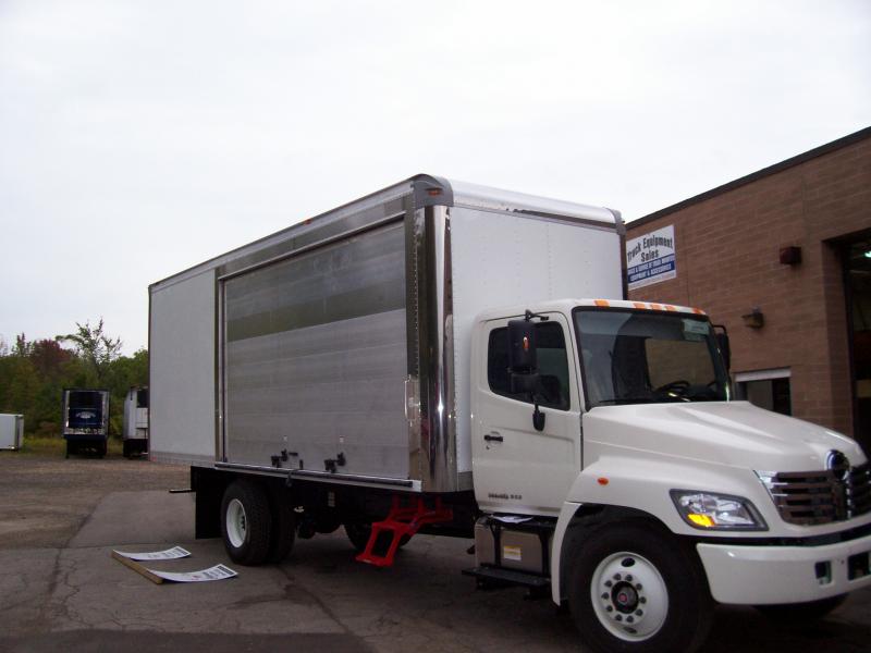 24' AL. Dry Freight W/ 12' Side Roll Up Door
