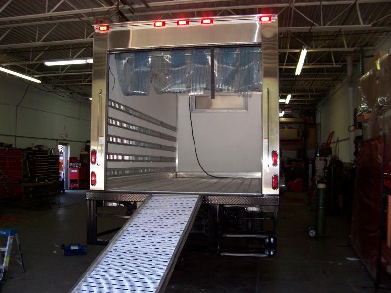14' Refer Body W/ Underbed Ramp & 2-Step Pull Out Bumper