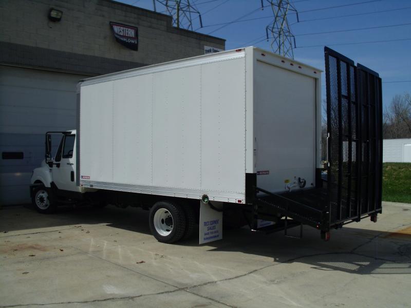 16' Dry Freight with Beaver Tail Ramp